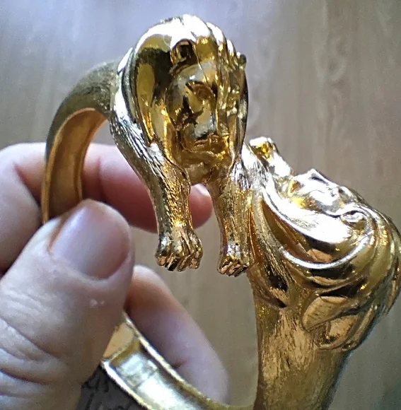 Vintage Trifari RARE 1960s Big Cat Fighting Dueling Hinged Clamper Bracelet